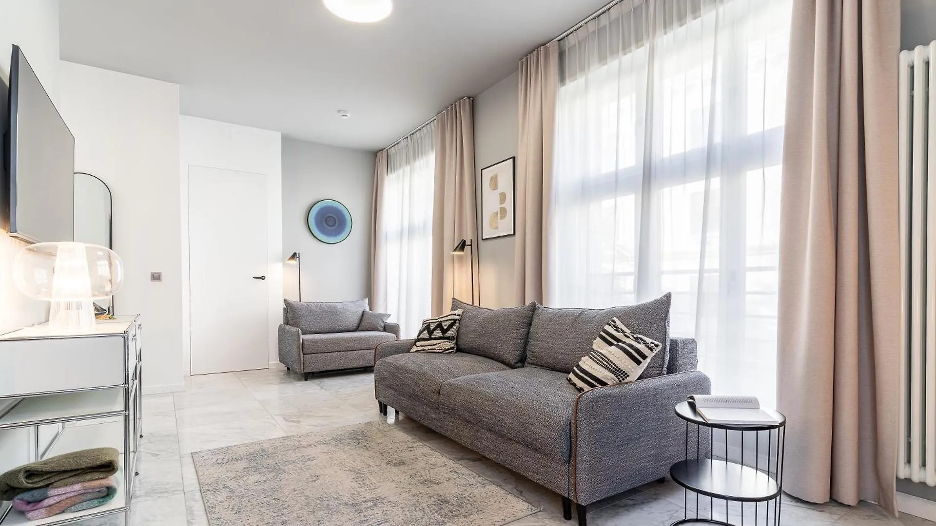 H11 Aparthotel Krakow