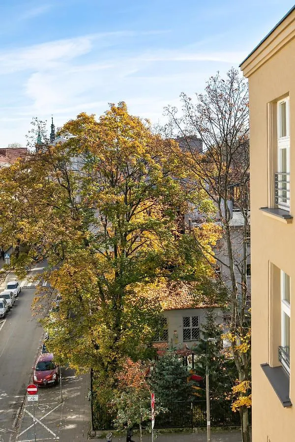 H11 Aparthotel Cracovia 5*,