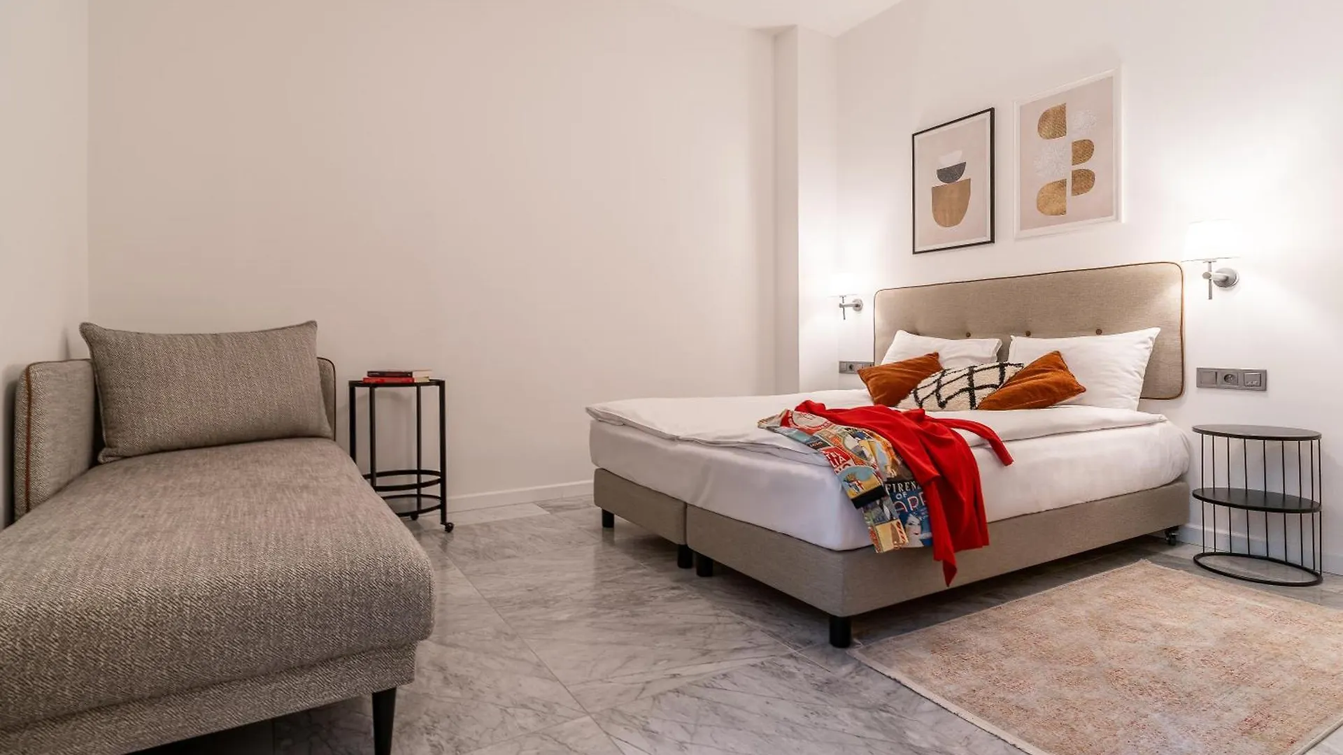 H11 Aparthotel Krakow