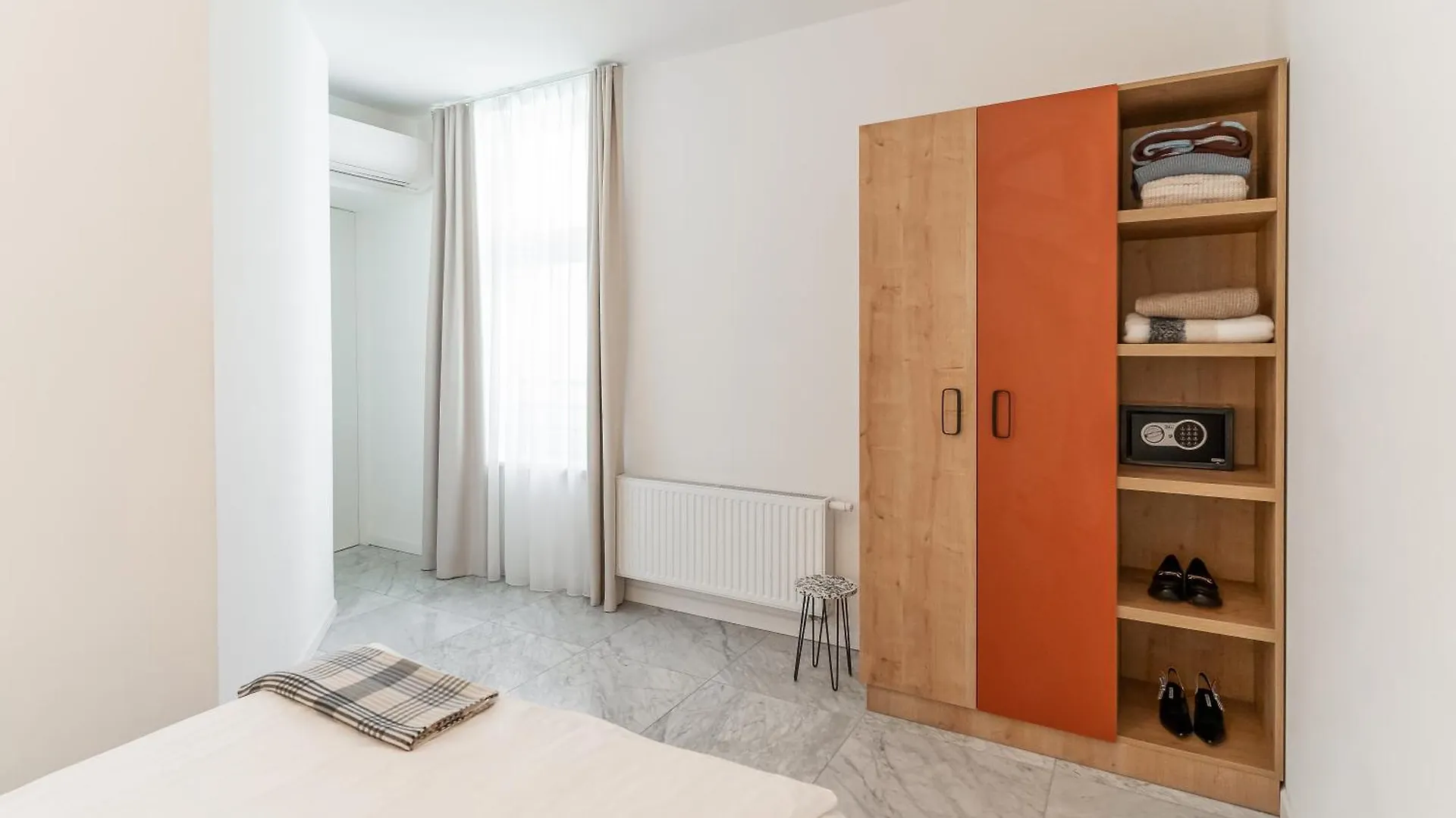 H11 Aparthotel Krakow 5*,