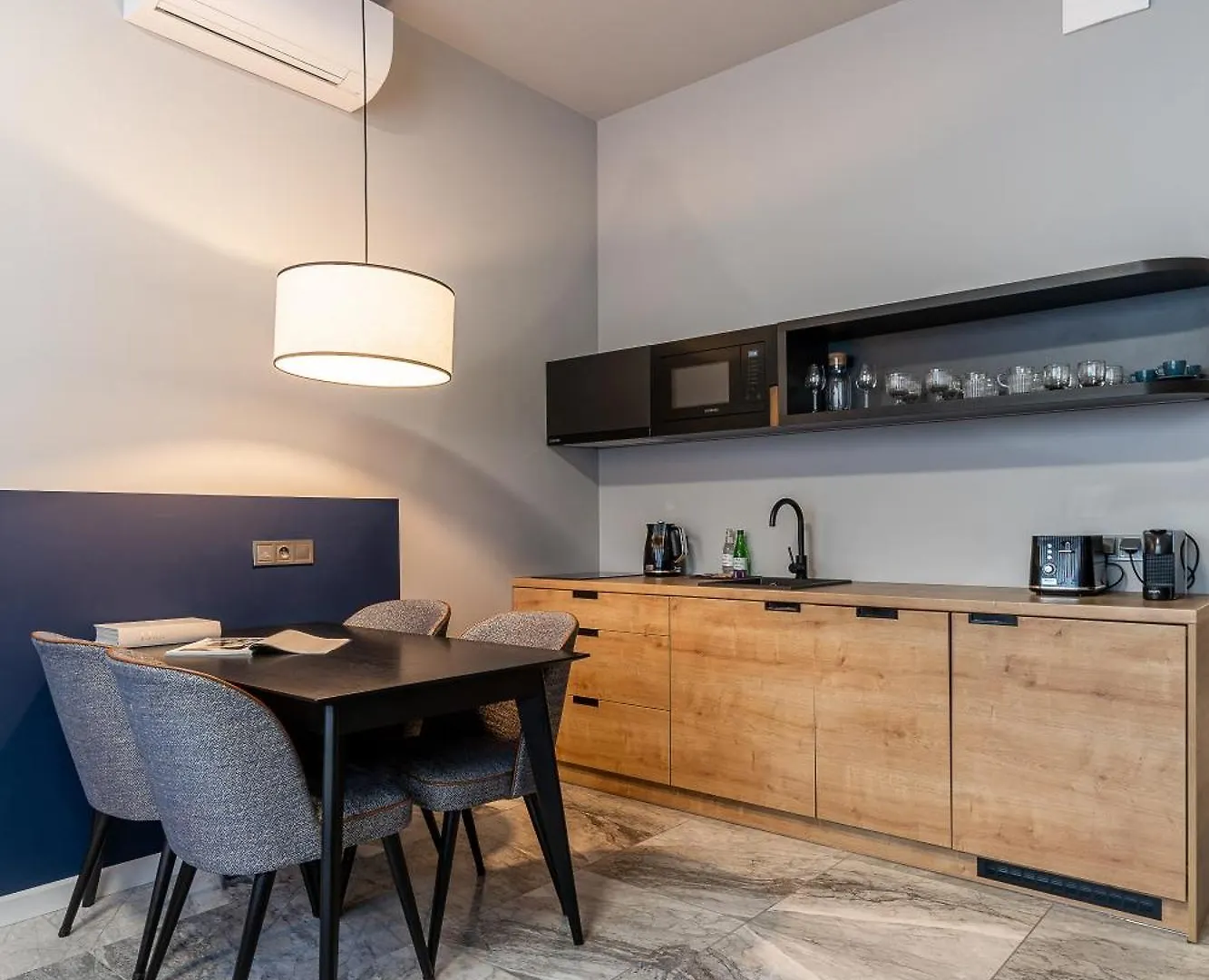 H11 Aparthotel Krakow