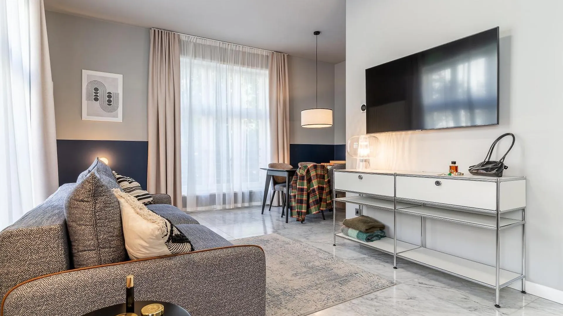 H11 Aparthotel Krakow
