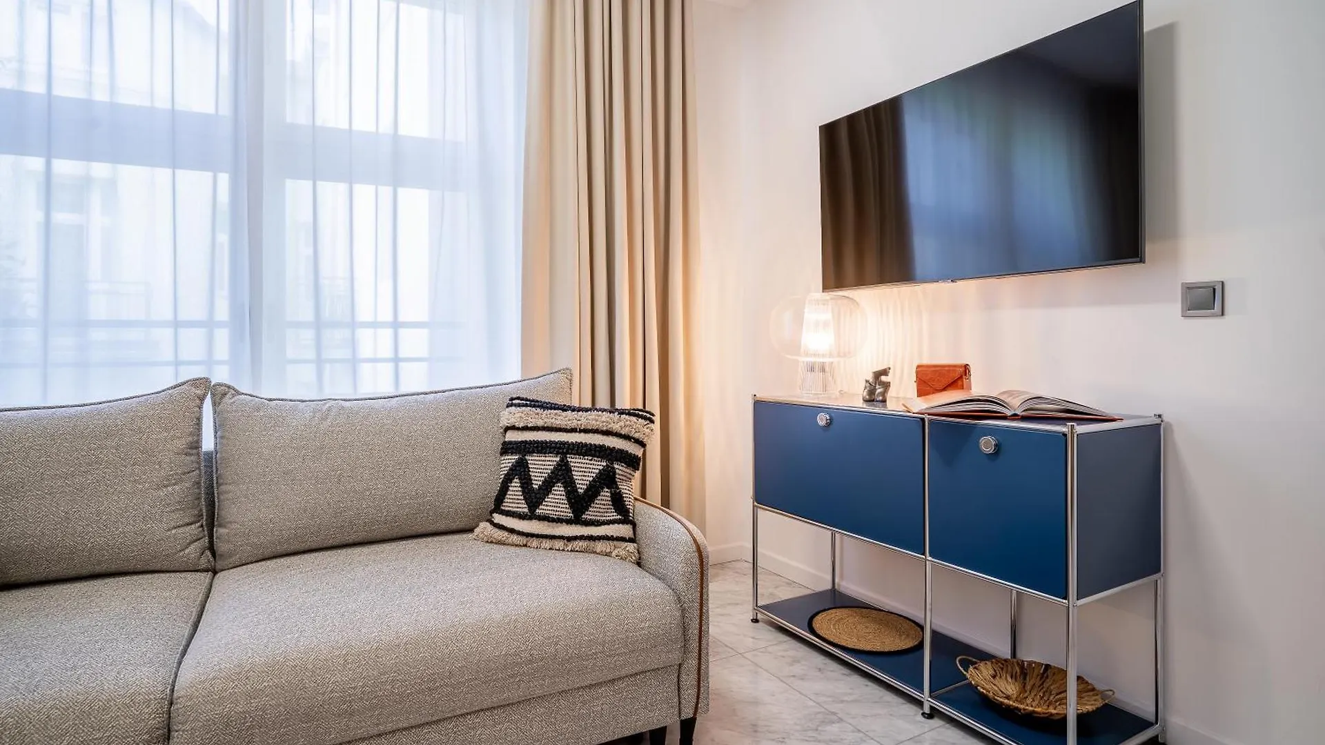 H11 Aparthotel Krakow 5*,