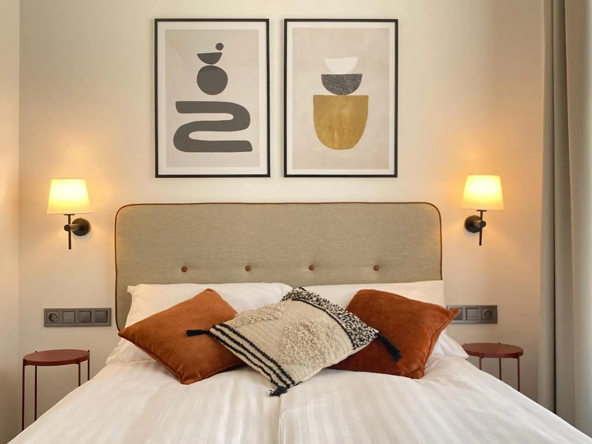 H11 Aparthotel Krakow 5*,